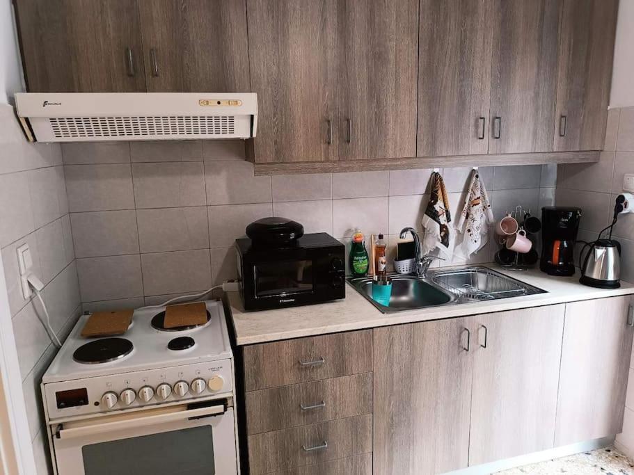 Apartament Department Mets, Near Acropolis Ateny Zewnętrze zdjęcie